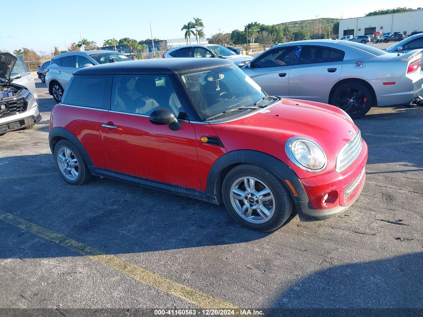 2013 MINI HARDTOP VIN: WMWSU3C50DT685818