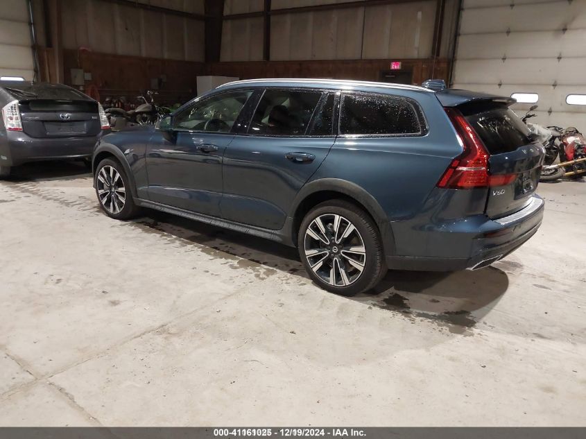 VIN YV4102WK1N1086667 2022 Volvo V60, Cross Country T5 no.3