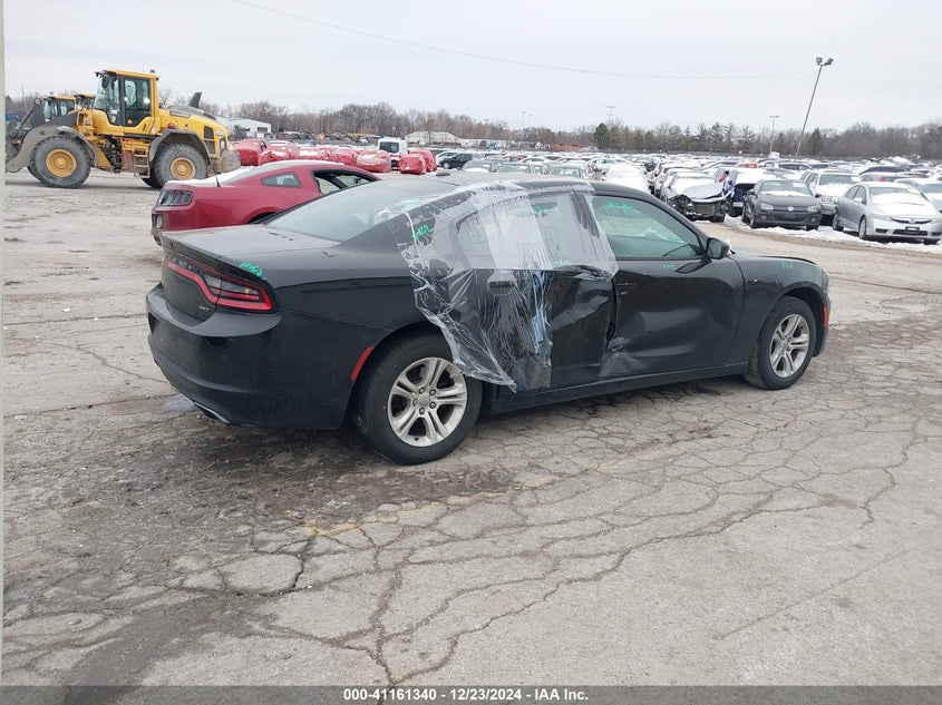 VIN 2C3CDXBG9JH207248 2018 DODGE CHARGER SXT RWD