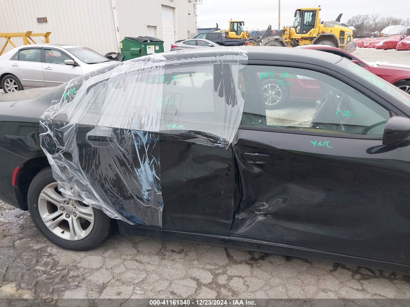 VIN 2C3CDXBG9JH207248 2018 DODGE CHARGER SXT RWD
