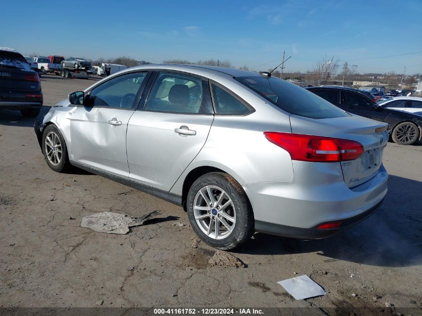 VIN 1FADP3F27JL242622 2018 FORD FOCUS no.3