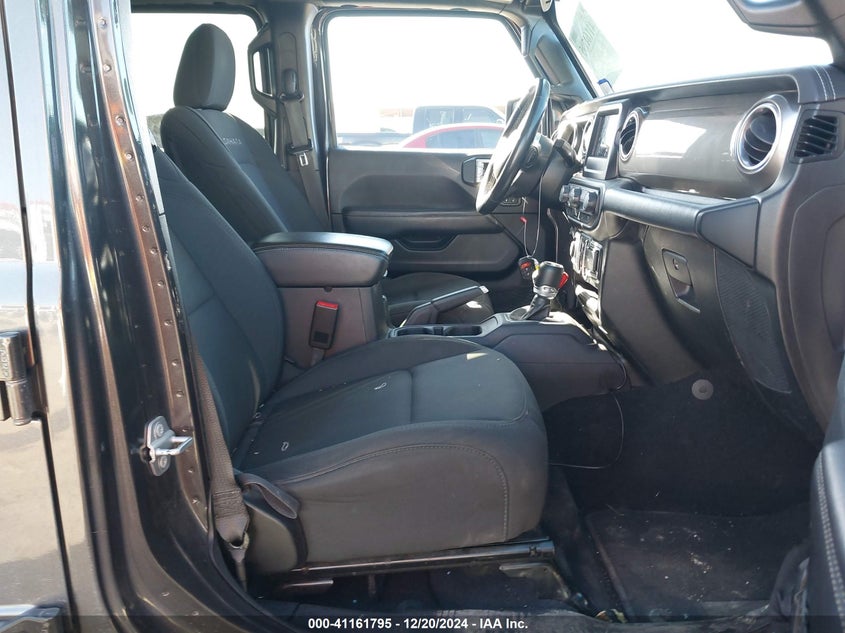 2020 JEEP WRANGLER UNLIMITED SAHARA 4X4 - 1C4HJXENXLW159686