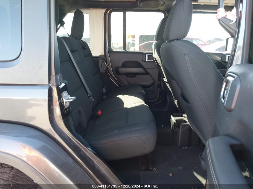 2020 JEEP WRANGLER UNLIMITED SAHARA 4X4 - 1C4HJXENXLW159686