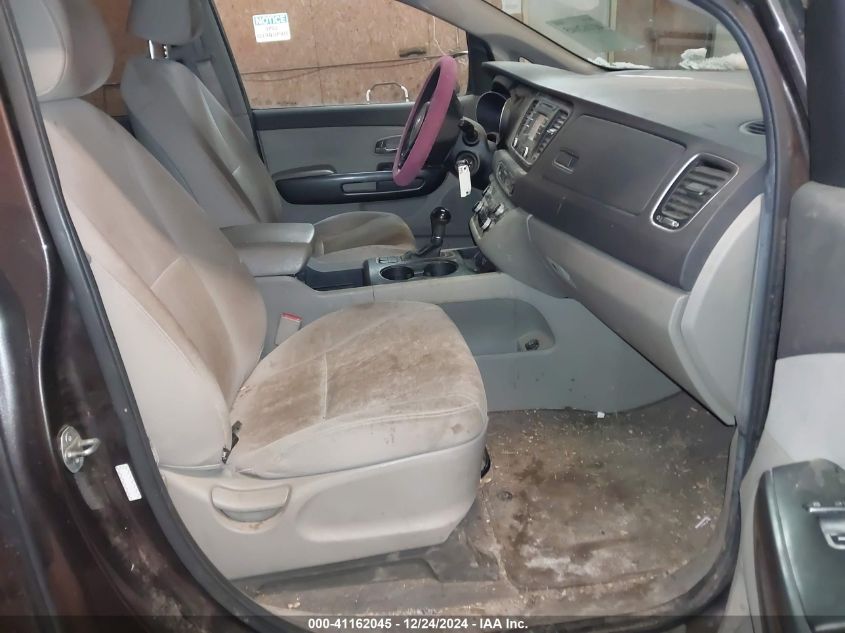 VIN KNDMB5C18F6059090 2015 KIA Sedona, LX no.5