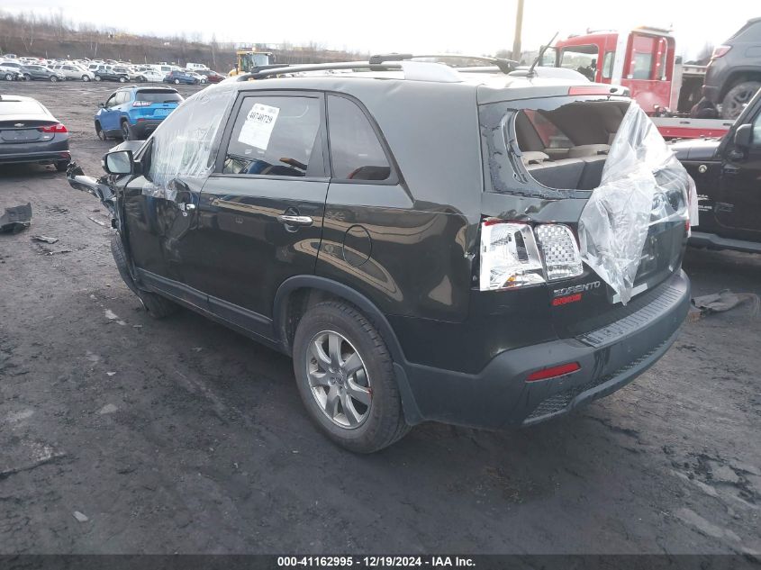 VIN 5XYKT4A64DG330587 2013 KIA SORENTO no.3