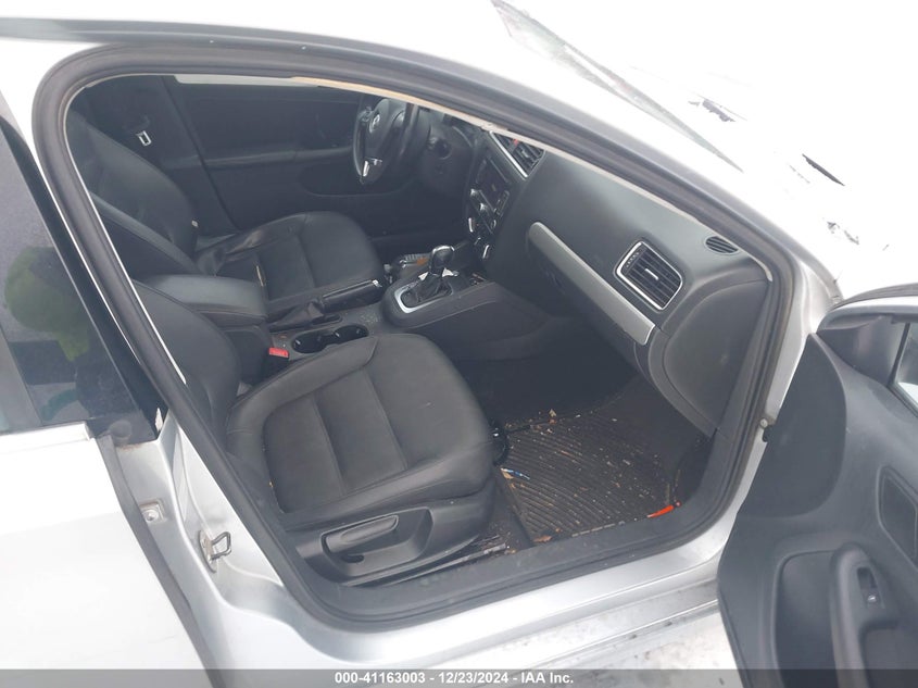 2012 VOLKSWAGEN JETTA VIN: 3VWLX7AJ0CM008588