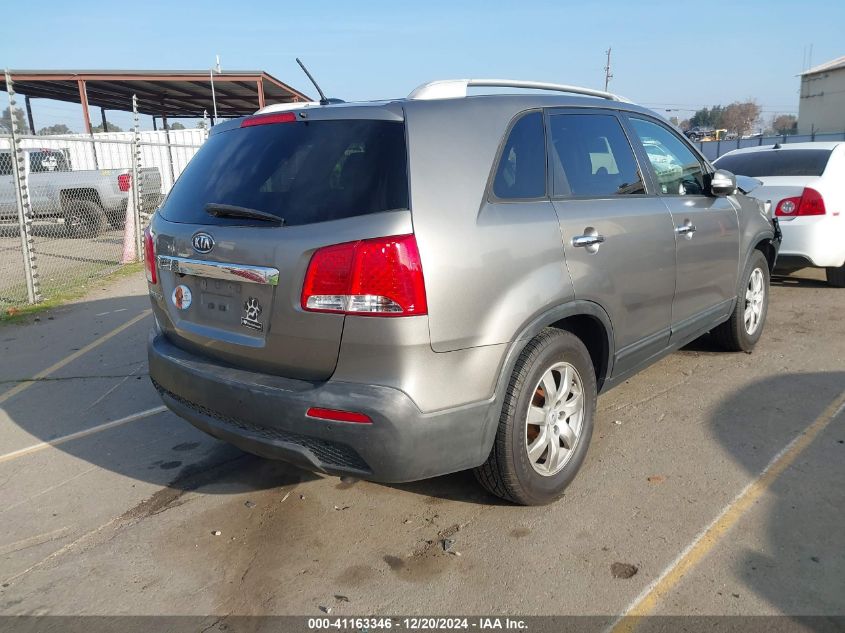 VIN 5XYKT3A60DG363371 2013 KIA Sorento, LX no.4