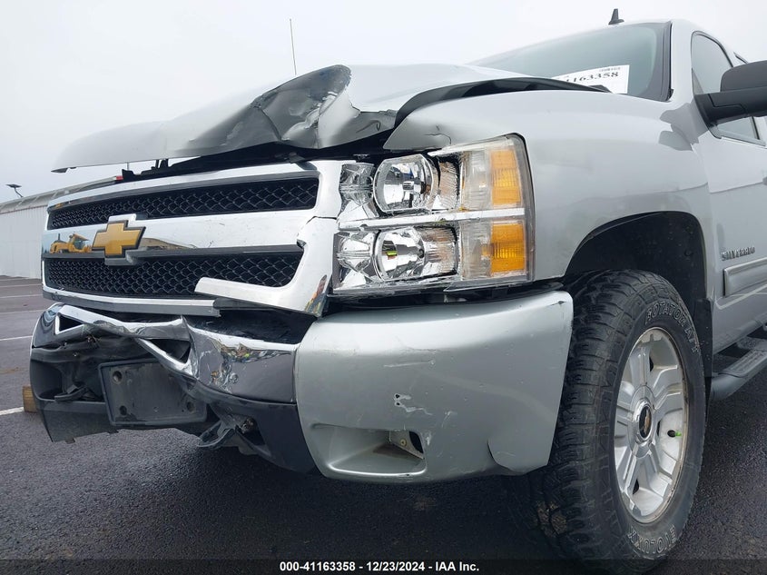 2011 CHEVROLET SILVERADO 1500 VIN: 3GCPKSE30BG219790