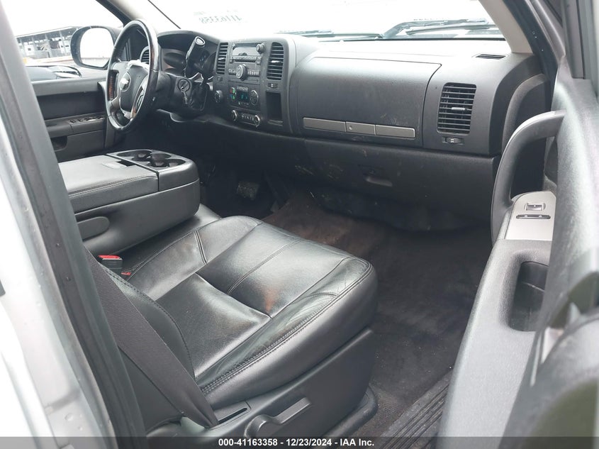 2011 CHEVROLET SILVERADO 1500 VIN: 3GCPKSE30BG219790