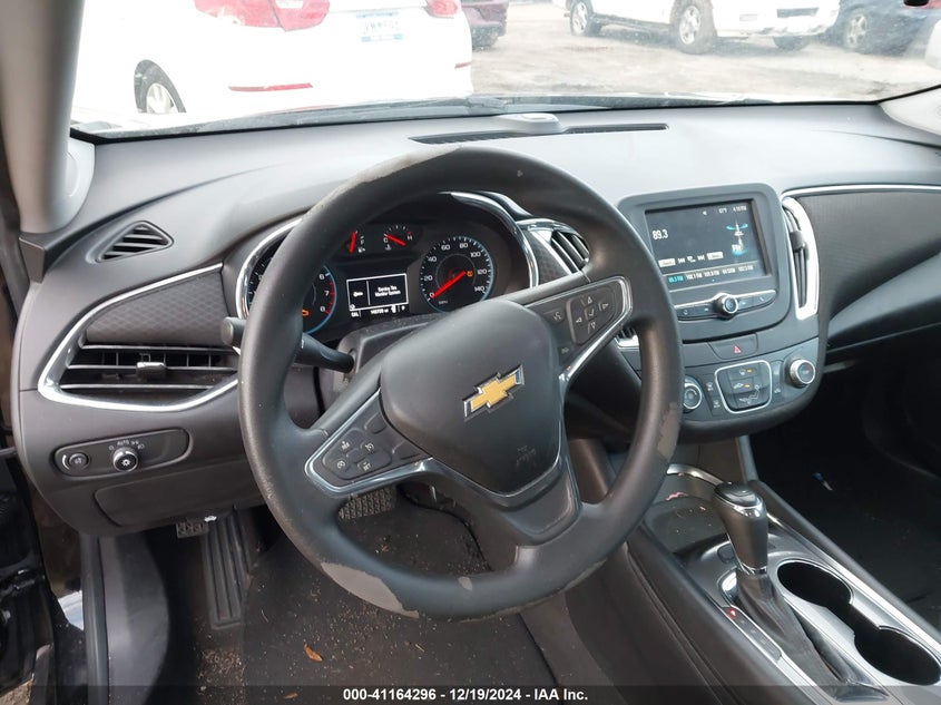 2018 CHEVROLET MALIBU VIN: 1G1ZD5ST2JF144270
