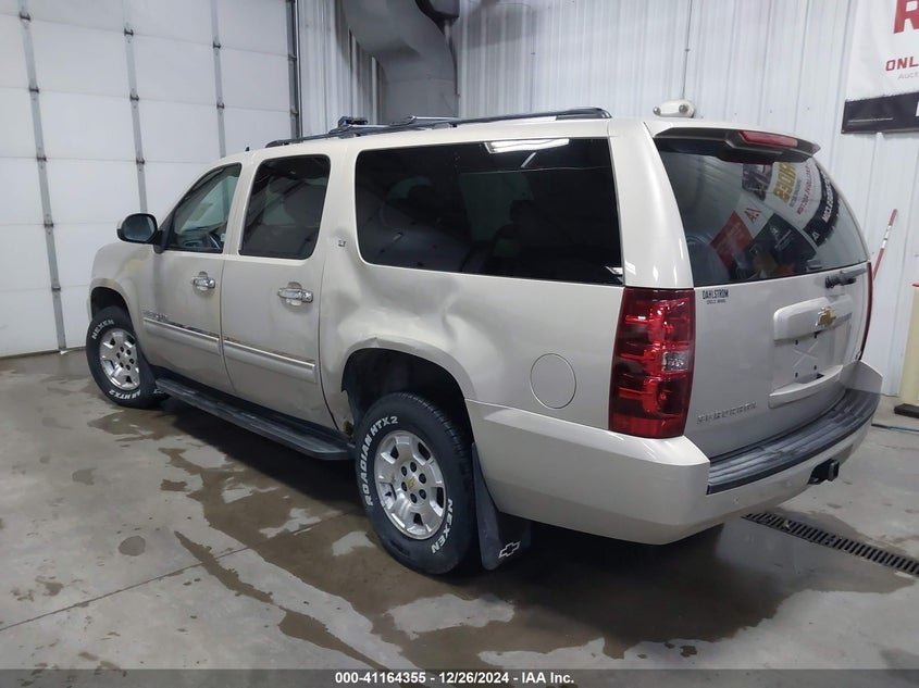 2010 CHEVROLET SUBURBAN 1500 VIN: 1GNUKJE34AR240872