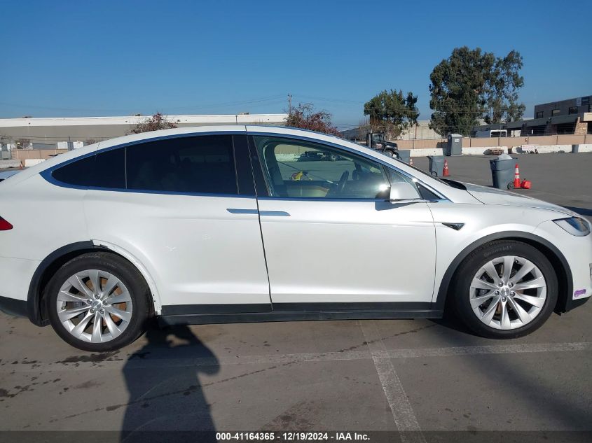 2018 Tesla Model X 100D/75D/P100D VIN: 5YJXCAE23JF138155 Lot: 41164365