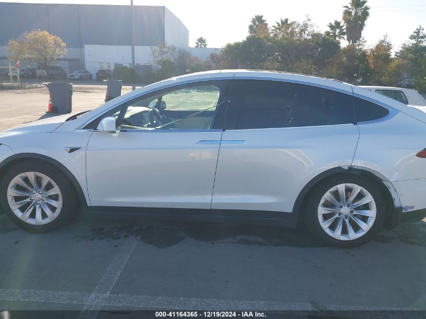 2018 Tesla Model X 100D/75D/P100D VIN: 5YJXCAE23JF138155 Lot: 41164365