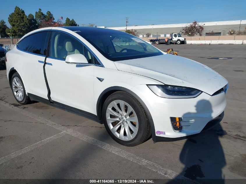 VIN 5YJXCAE23JF138155 2018 Tesla Model X, 100D/75D/... no.1