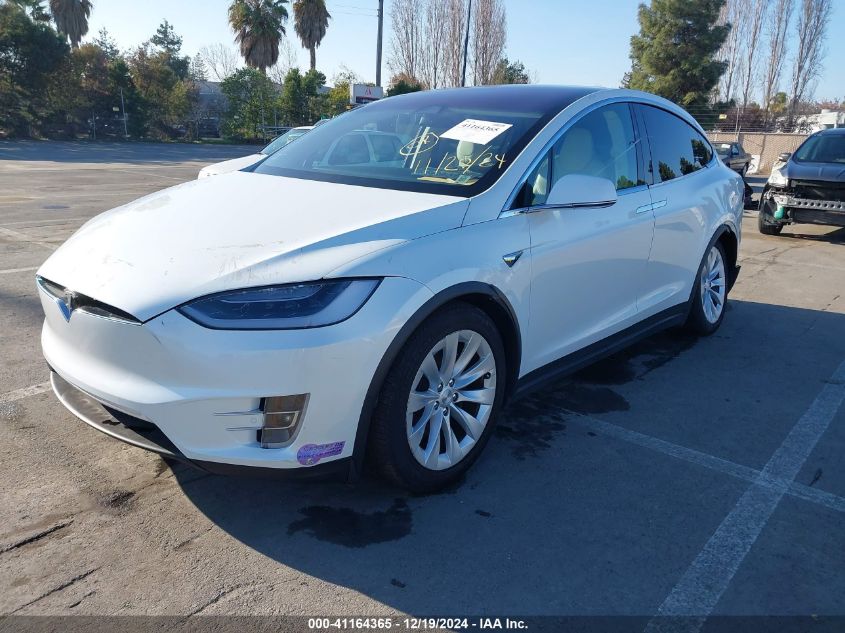 VIN 5YJXCAE23JF138155 2018 Tesla Model X, 100D/75D/... no.2