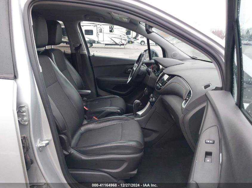 VIN 3GNCJPSB6KL143596 2019 Chevrolet Trax, LT no.5