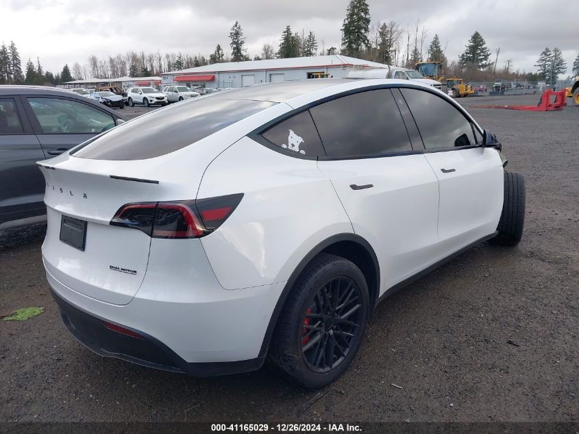 VIN 5YJYGDEE4MF173747 2021 TESLA MODEL Y no.4