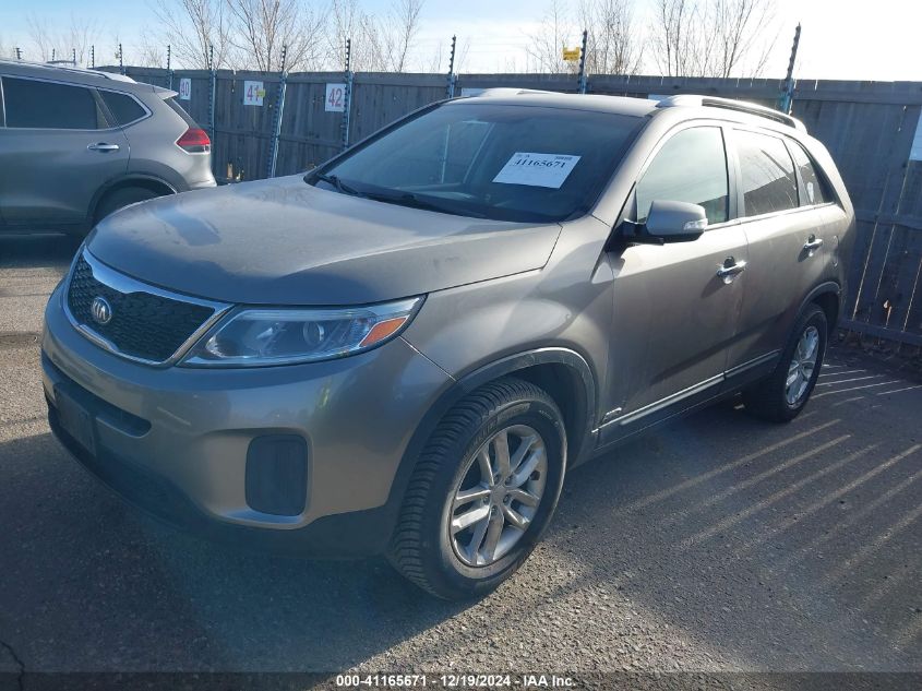 VIN 5XYKTDA75FG605380 2015 KIA SORENTO no.2