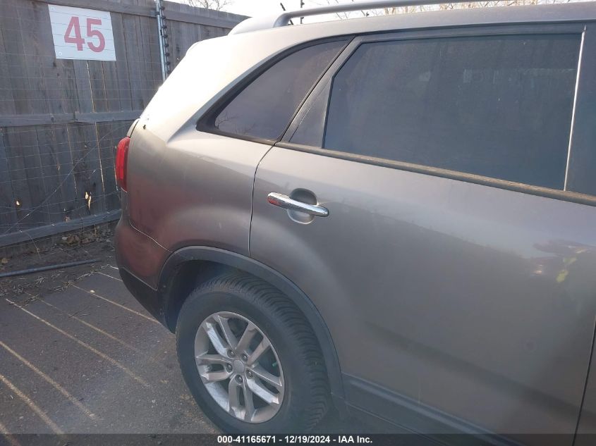 VIN 5XYKTDA75FG605380 2015 KIA SORENTO no.6