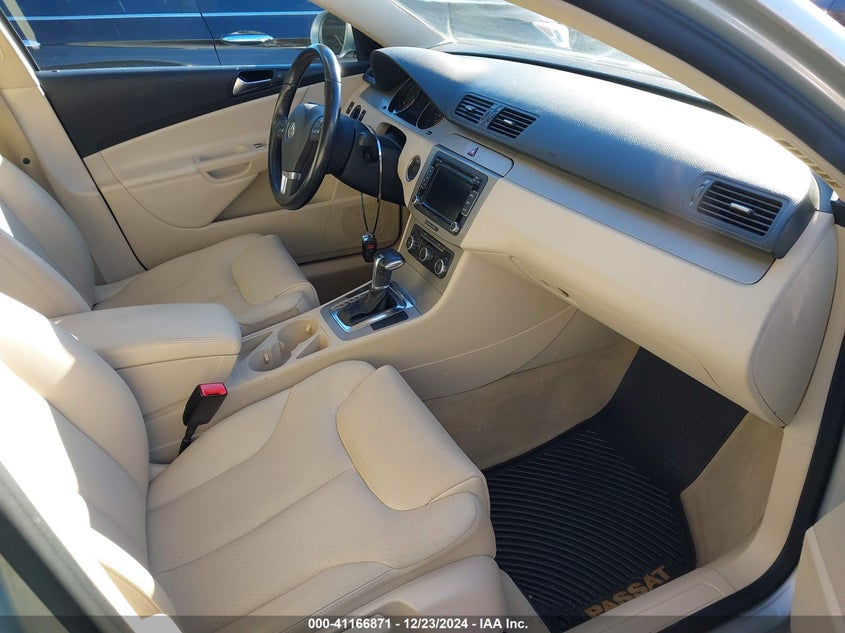 2010 VOLKSWAGEN PASSAT VIN: WVWJK7AN3AE068363