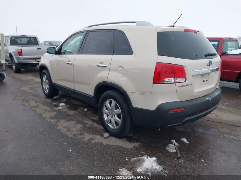 2011 KIA SORENTO VIN: 5XYKT4A29BG147373