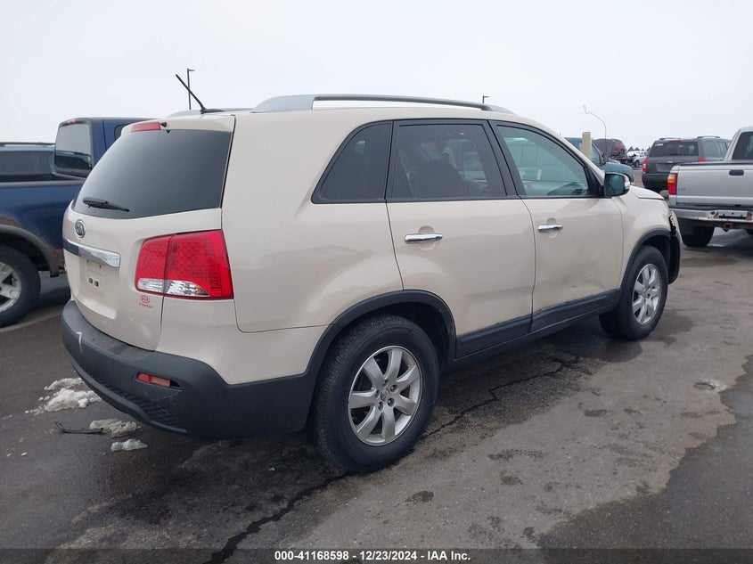 2011 KIA SORENTO VIN: 5XYKT4A29BG147373