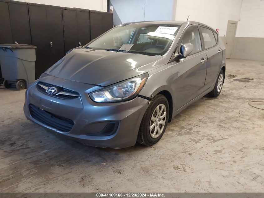 VIN KMHCT5AE7DU121887 2013 Hyundai Accent, GS no.2