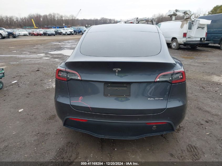 2022 Tesla Model Y Long Range Dual Motor All-Wheel Drive VIN: 7SAYGDEE3NF455642 Lot: 41169284