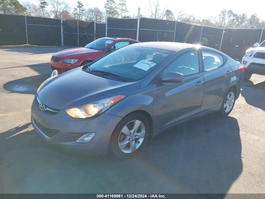 VIN 5NPDH4AE8DH424210 2013 Hyundai Elantra, Gls no.2