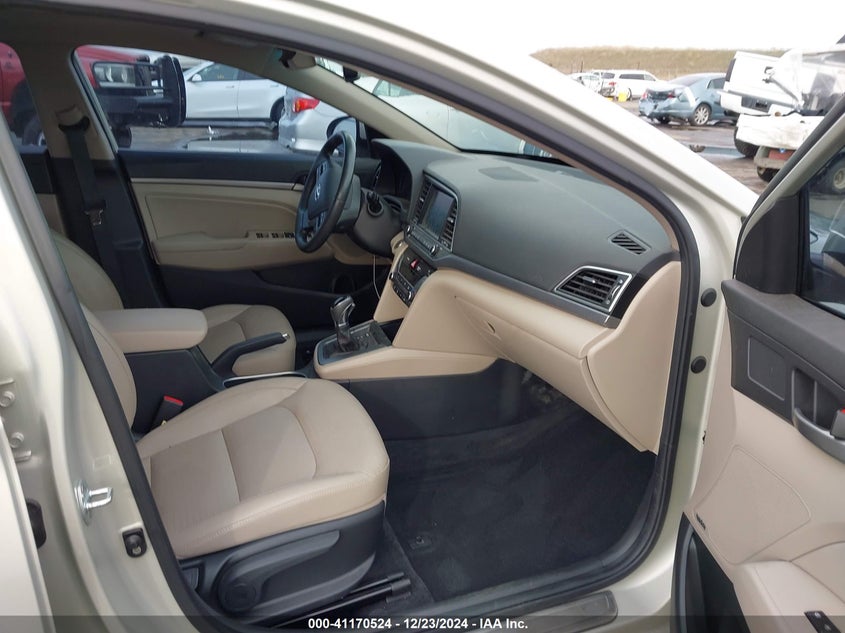 2017 HYUNDAI ELANTRA VIN: KMHD84LF7HU164735
