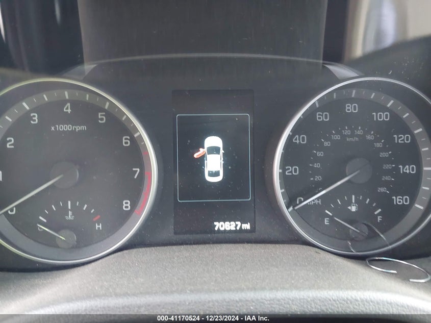 2017 HYUNDAI ELANTRA VIN: KMHD84LF7HU164735