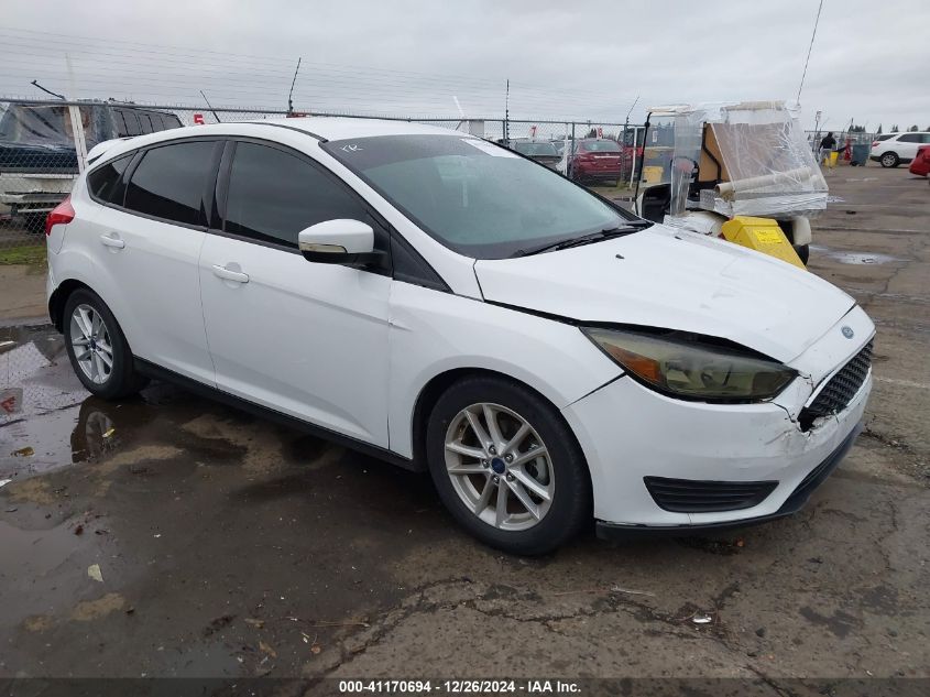 VIN 1FADP3K27FL288755 2015 FORD FOCUS no.1