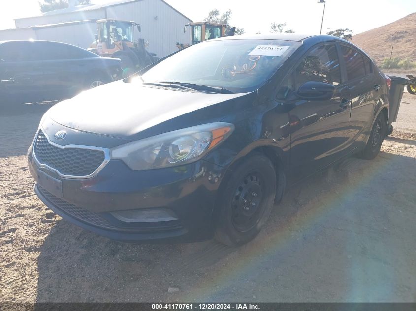 VIN KNAFK4A65F5341451 2015 KIA FORTE no.2