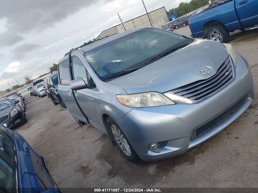 2016 TOYOTA SIENNA