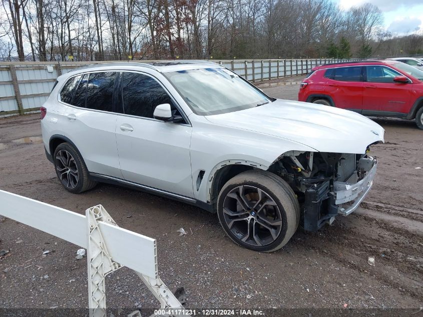 VIN 5UXCR6C09N9K79189 2022 BMW X5 no.1