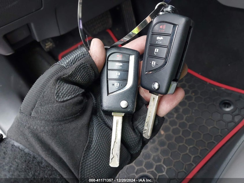 2018 TOYOTA CAMRY SE - 4T1B11HK1JU588210