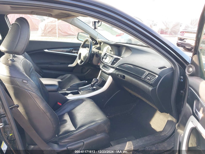 2015 HONDA ACCORD VIN: 1HGCT2B84FA005323