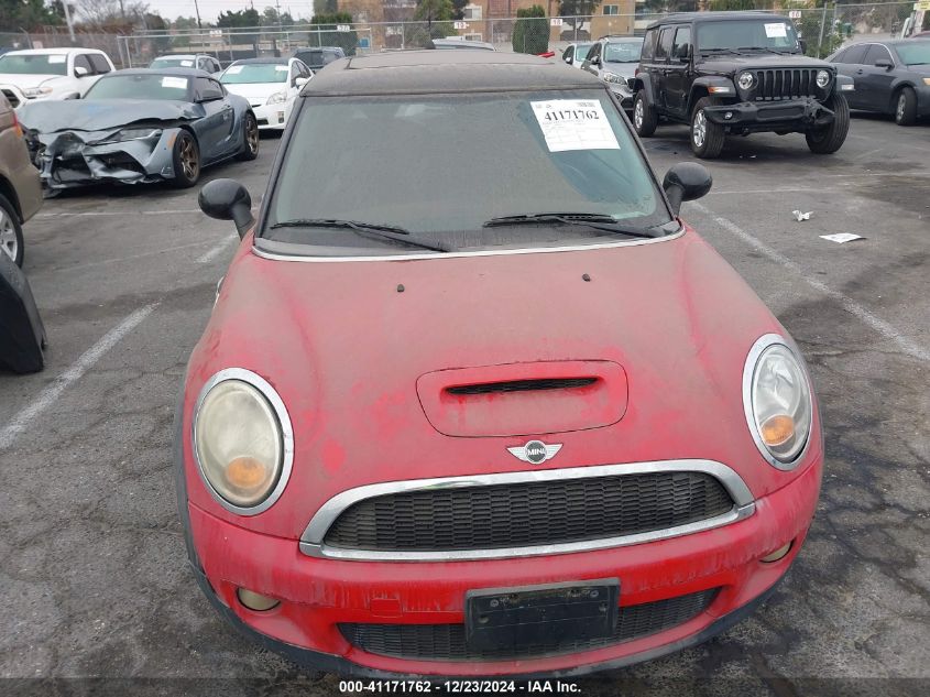 2009 MINI COOPER S VIN: WMWMF73549TT98922