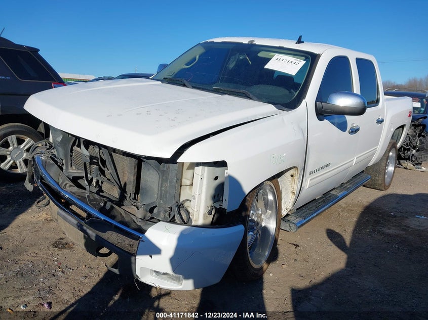 2011 CHEVROLET SILVERADO 1500 VIN: 3GCPKSE39BG252917