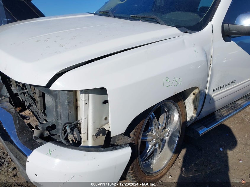2011 CHEVROLET SILVERADO 1500 VIN: 3GCPKSE39BG252917