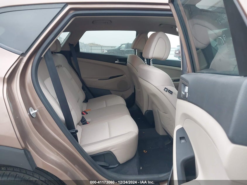 2016 HYUNDAI TUCSON VIN: KM8J33A29GU051136