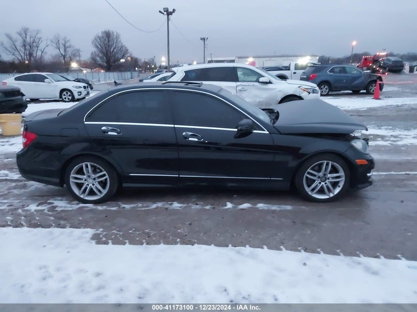 2013 MERCEDES-BENZ C 300 VIN: WDDGF8AB9DG116439