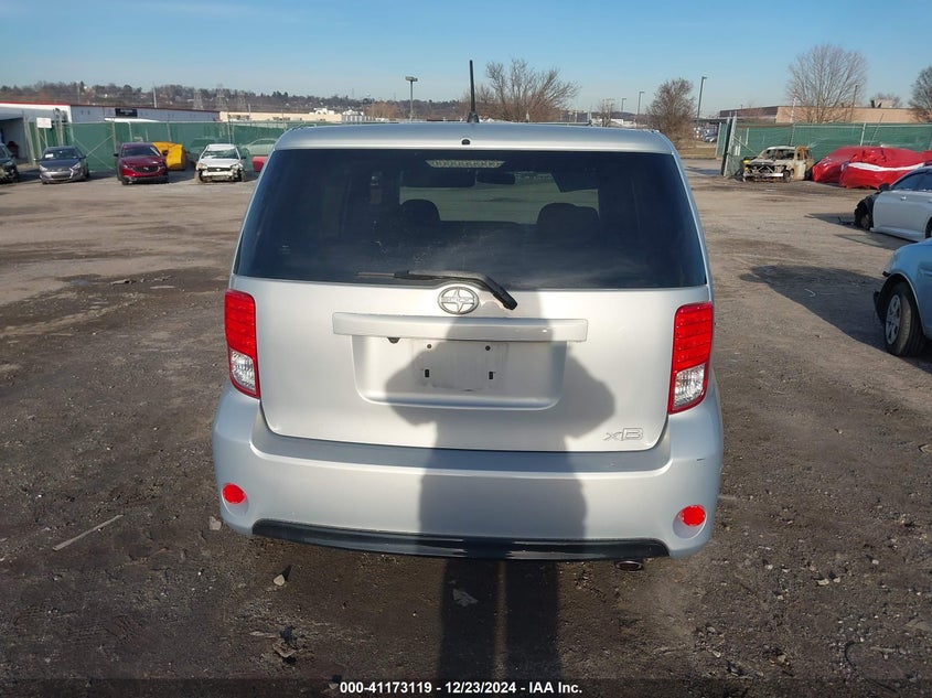 2013 SCION XB VIN: JTLZE4FE0DJ040196