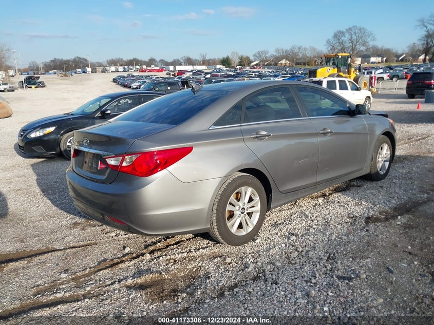 2011 HYUNDAI SONATA VIN: 5NPEB4AC7BH135739