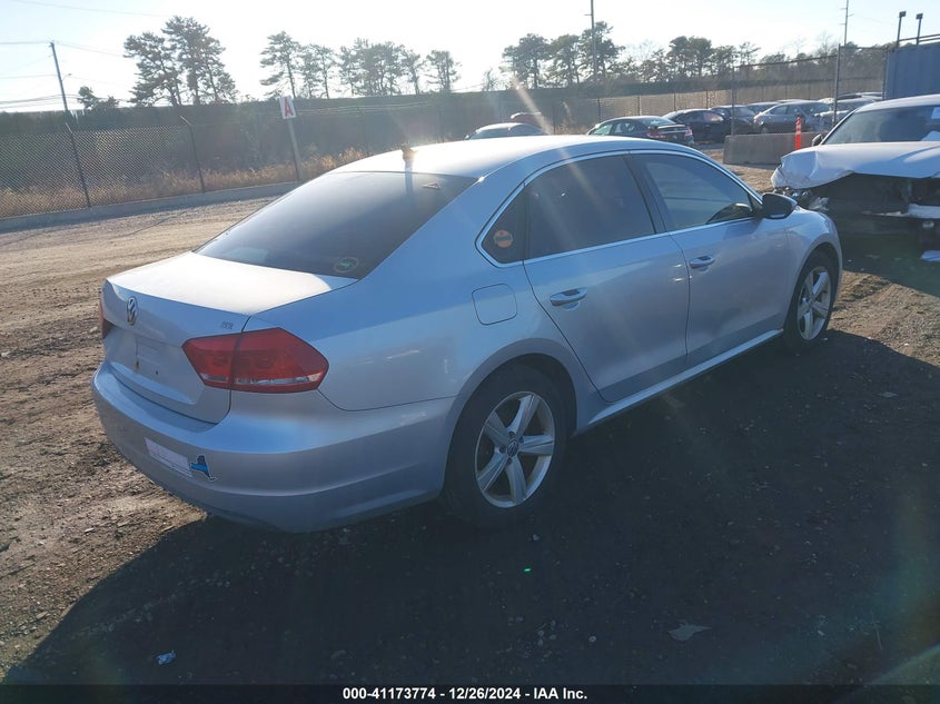 2012 VOLKSWAGEN PASSAT VIN: 1VWBP7A3XCC095222