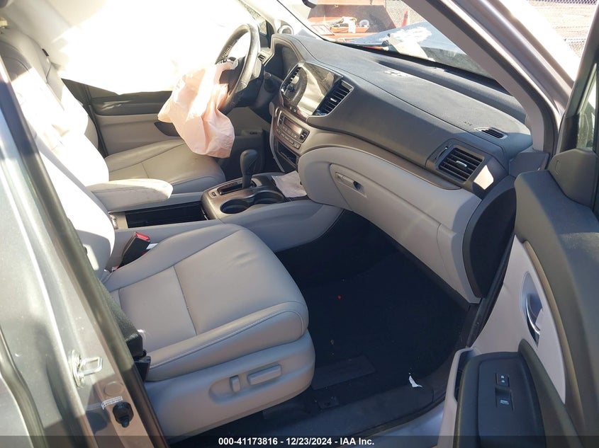 2019 HONDA PILOT VIN: 5FNYF6H54KB097860