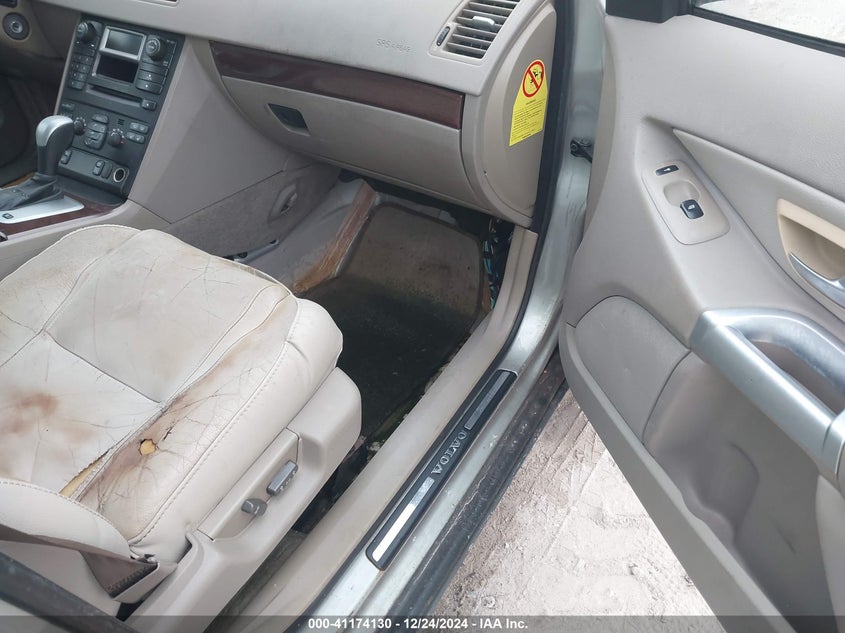 YV1CZ91H831013647 2003 VOLVO XC90 photo no. 5