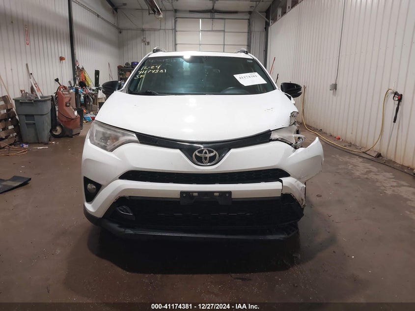 2016 TOYOTA RAV4 SE - JTMJFREV8GJ062794
