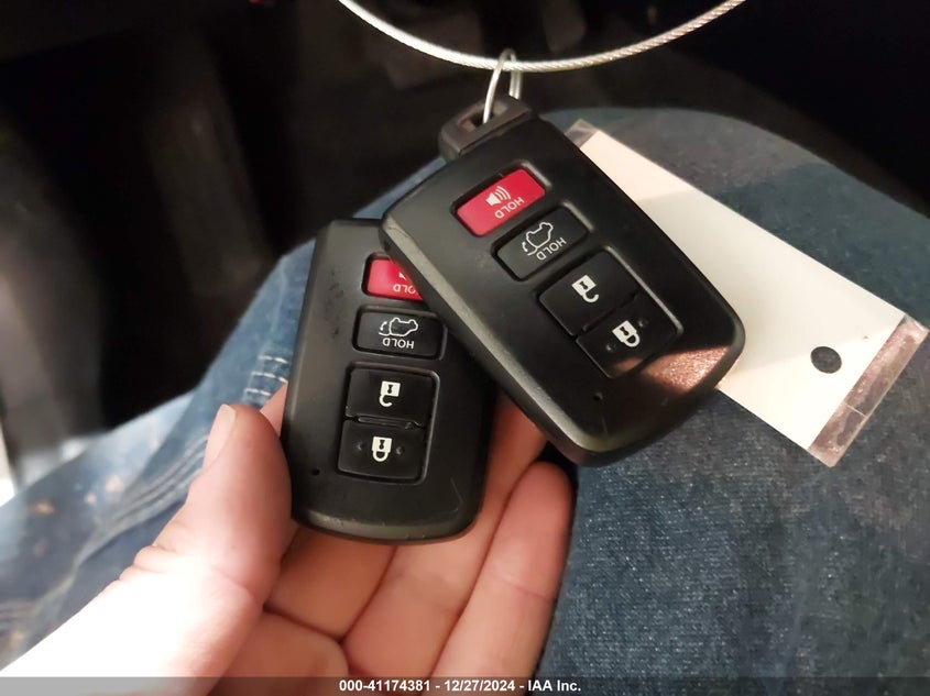 2016 TOYOTA RAV4 SE - JTMJFREV8GJ062794