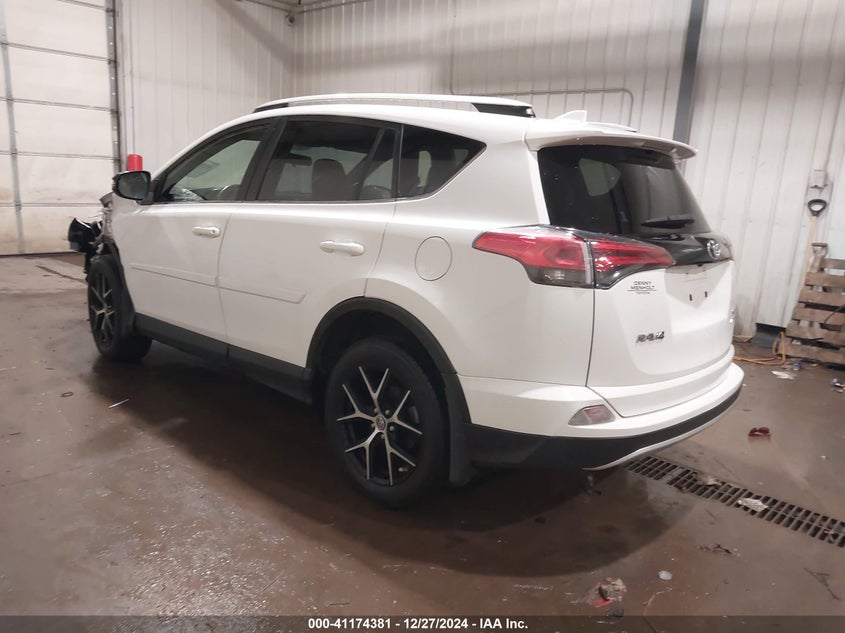 2016 TOYOTA RAV4 SE - JTMJFREV8GJ062794